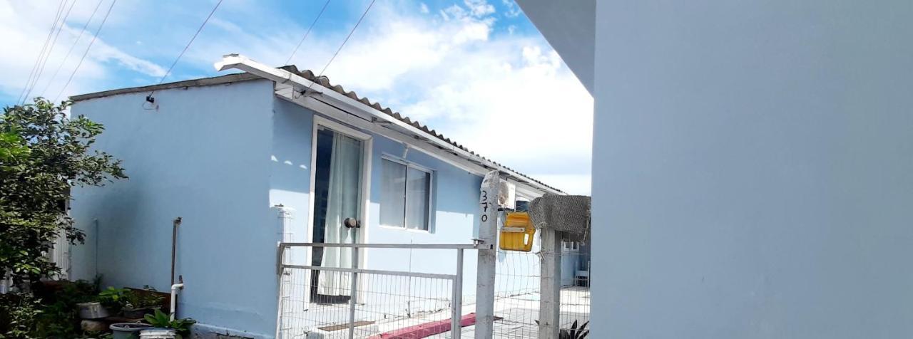 Kitnet K1: Beachfront Superhost Studio in Torres-RS Exterior photo
