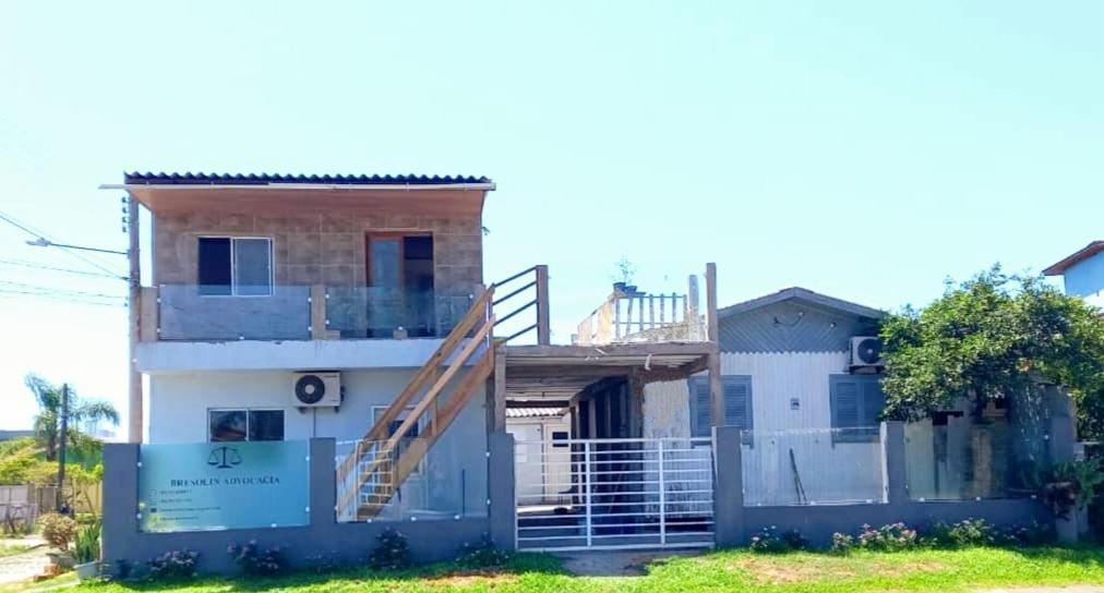 Kitnet K1: Beachfront Superhost Studio in Torres-RS Exterior photo